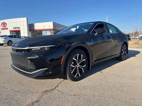 New 2026 Toyota Crown XLE image 2