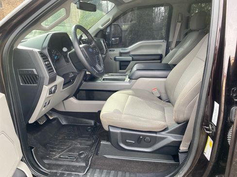 Used 2019 Ford F150 XLT w/ Equipment Group 302A Luxury image 9