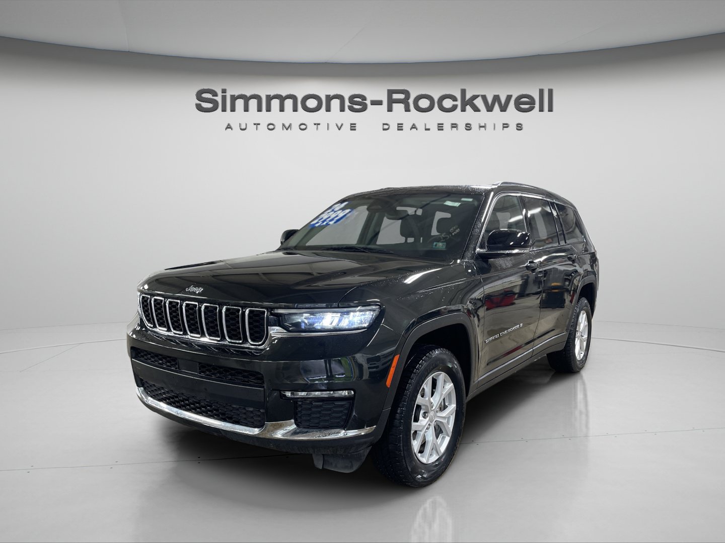 Used 2024 Jeep Grand Cherokee L Limited AWD/4WD image 1