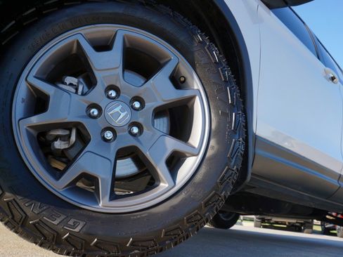 Used 2024 Honda Passport TrailSport image 11