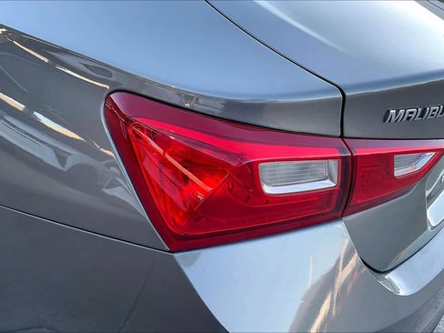 Used 2018 Chevrolet Malibu LT image 28