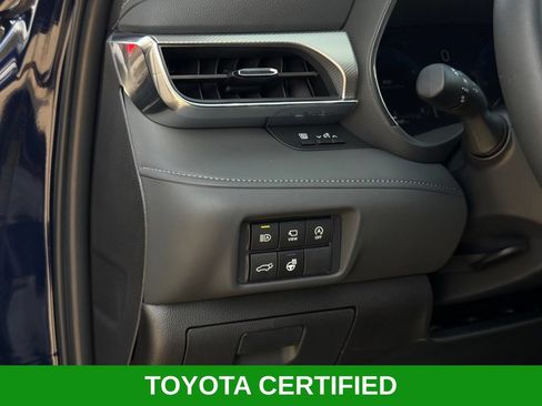 Certified 2026 Toyota Highlander Platinum AWD/4WD image 9