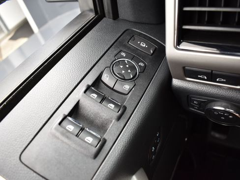 Used 2022 Ford F250 Lariat w/ Black Appearance Package image 24