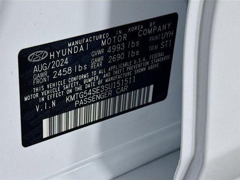 Certified 2025 Genesis G70 3.3T Advanced w/ Sport Prestige Package image 33