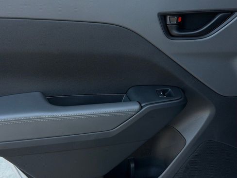 Used 2025 Subaru Crosstrek 2.0i Premium image 12