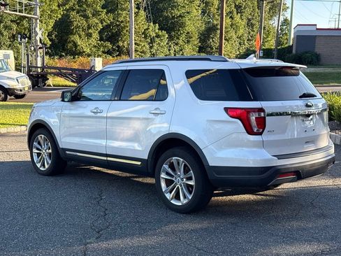 Used 2019 Ford Explorer XLT w/ Equipment Group 202A AWD/4WD image 5