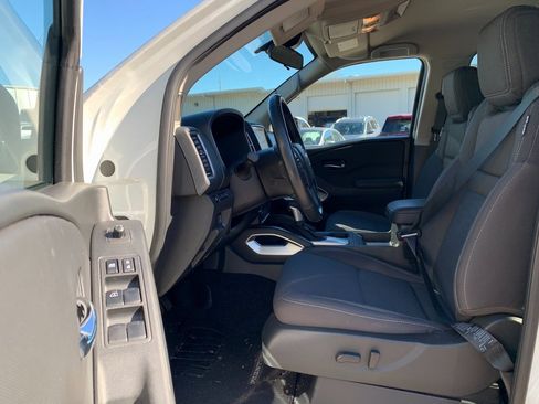 Used 2024 Nissan Frontier SV w/ SV Convenience Package image 21