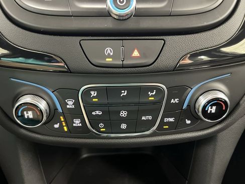 Used 2023 Chevrolet Equinox RS AWD/4WD image 16