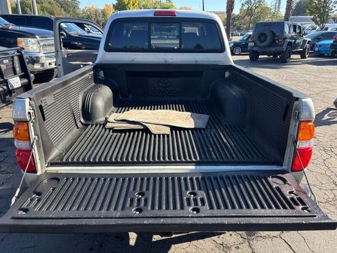 Used 2002 Toyota Tacoma PreRunner image 12