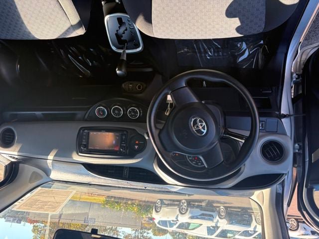 Used 2016 Toyota Yaris L FWD image 10