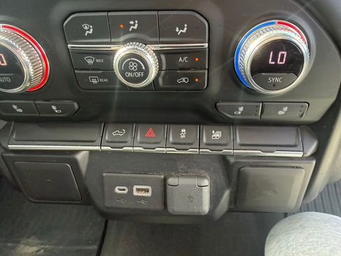 Used 2022 GMC Sierra 1500 SLE image 23