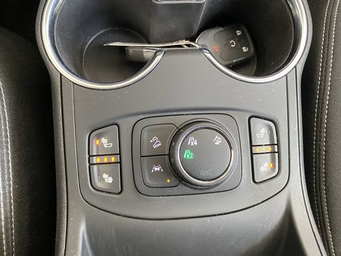 Used 2024 GMC Terrain SLE w/ Driver Convenience Package AWD/4WD image 14