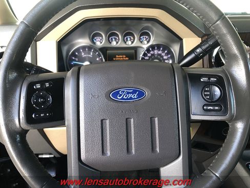 Used 2011 Ford F250 Lariat w/ Lariat Interior Pkg image 12