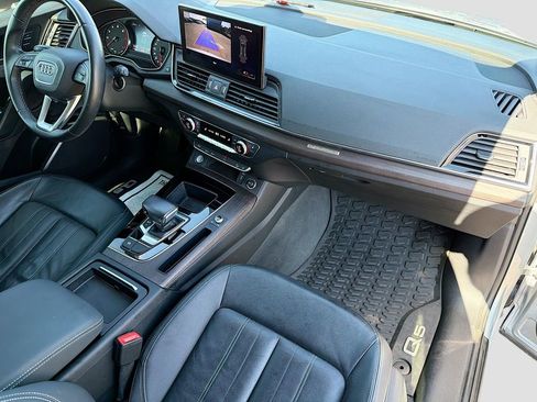 Used 2021 Audi Q5 2.0T Premium w/ Convenience Package image 14
