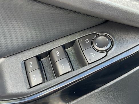 Used 2026 Chevrolet Equinox LT FWD image 15