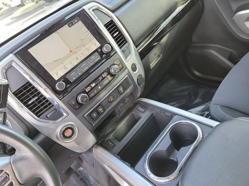 Used 2020 Nissan Titan SV w/ SV Convenience Package image 37