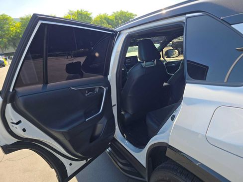 Used 2023 Toyota RAV4 XSE AWD/4WD image 15