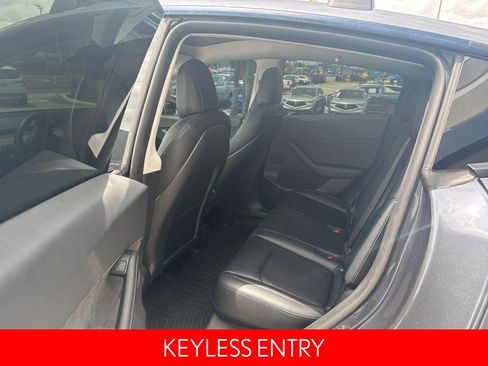 Used 2022 Tesla Model Y Performance AWD/4WD image 17