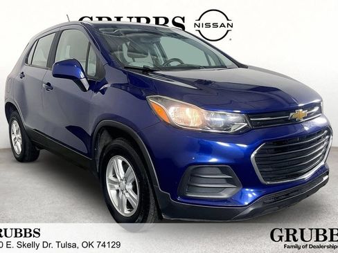 Used 2017 Chevrolet Trax LS AWD/4WD image 1