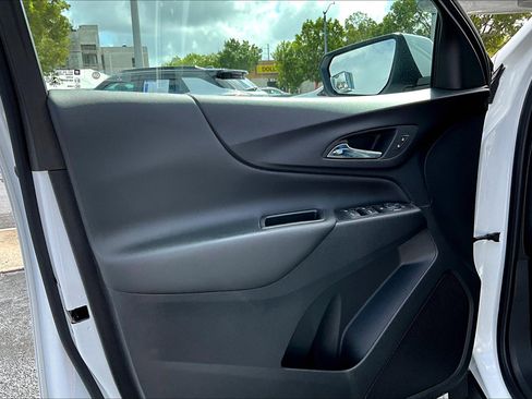 Certified 2023 Chevrolet Equinox LT w/ LPO, Floor Liner Package image 17