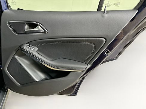 Used 2017 Mercedes-Benz GLA 250 4MATIC image 31