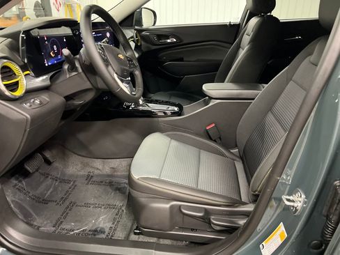New 2026 Chevrolet Trax LT w/ Driver Confidence Package image 12