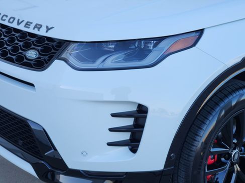 Certified 2025 Land Rover Discovery Sport Dynamic SE image 9