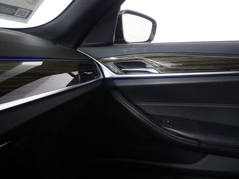 Used 2018 BMW 530e w/ Premium Package 2 image 23