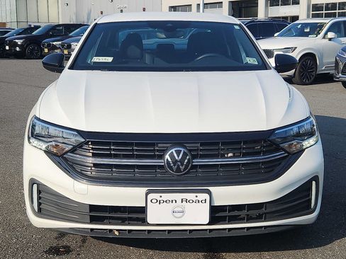 Used 2024 Volkswagen Jetta Sport FWD image 2
