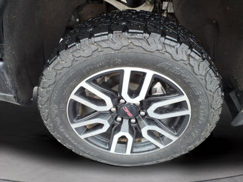 Used 2022 GMC Sierra 1500 AT4 w/ AT4 Premium Package image 11