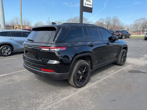 Certified 2025 Jeep Grand Cherokee Altitude image 7