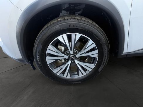 Used 2023 Nissan Rogue SV AWD/4WD image 9