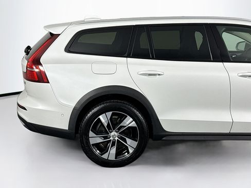 Used 2023 Volvo V60 B5 Cross Country Plus AWD/4WD image 44
