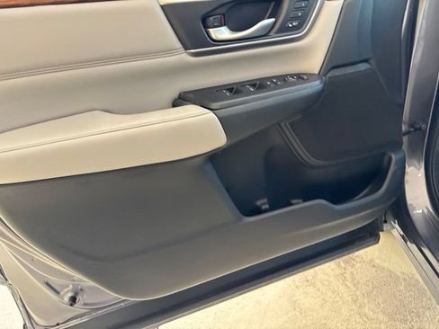 Used 2017 Honda CR-V Touring image 12