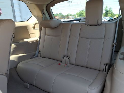 Used 2015 Nissan Pathfinder Platinum w/ Family Entertainment Package AWD/4WD image 14