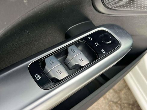 Used 2024 Mercedes-Benz C 300 4MATIC Sedan image 17