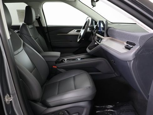 New 2026 Ford Explorer Active w/ Active Comfort Package image 11