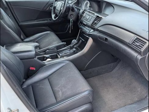 Used 2016 Honda Accord Sport image 16