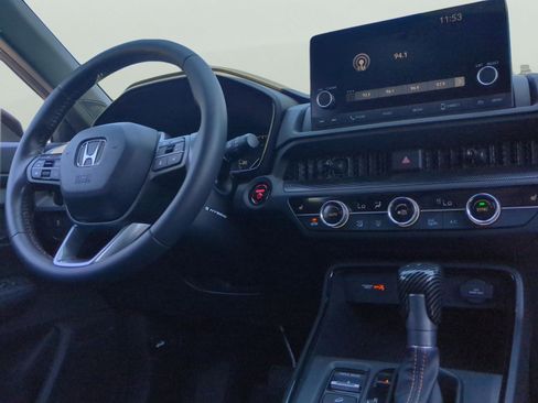 Used 2024 Honda CR-V Sport image 9