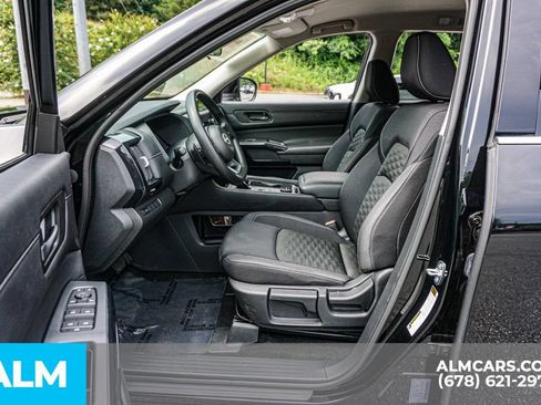 Used 2024 Nissan Pathfinder S AWD/4WD image 19