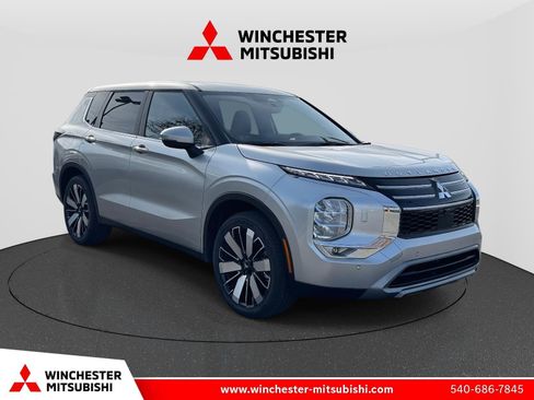 New 2025 Mitsubishi Outlander SE image 1