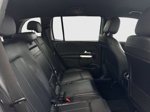 Used 2020 Mercedes-Benz GLB 250 4MATIC w/ Parking Assistance Package image 45