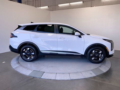 Certified 2026 Kia Sportage LX FWD image 6