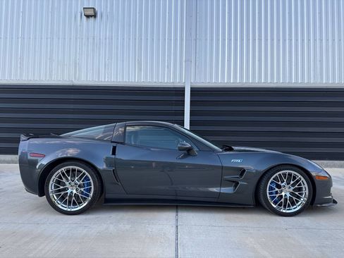 Used 2009 Chevrolet Corvette ZR1 w/ Preferred Equipment Group RWD image 24
