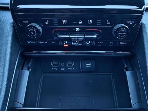 New 2025 Jeep Grand Cherokee Limited w/ Luxury Tech Group II AWD/4WD image 22