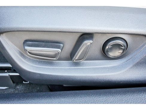 Used 2025 Toyota Camry XLE image 29