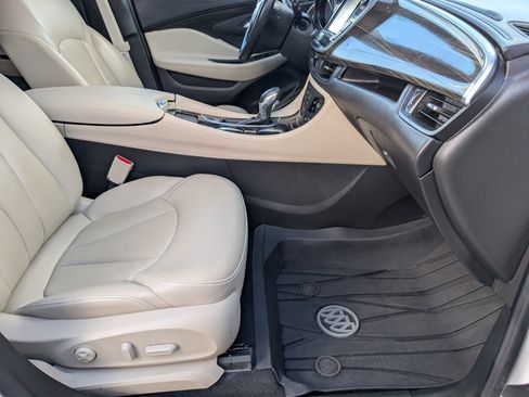 Used 2020 Buick Envision Essence FWD image 29