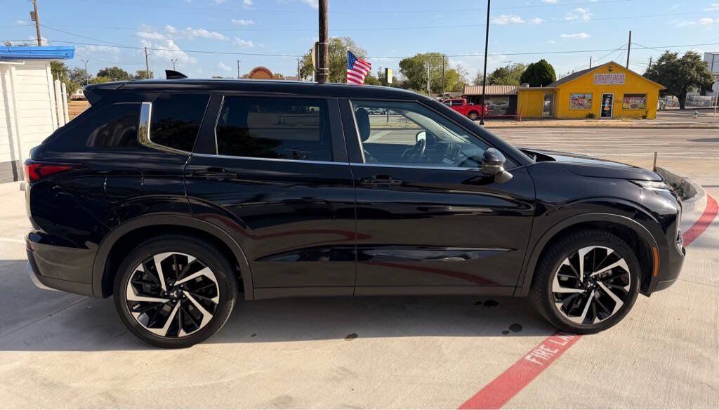 Used 2024 Mitsubishi Outlander SE FWD image 6