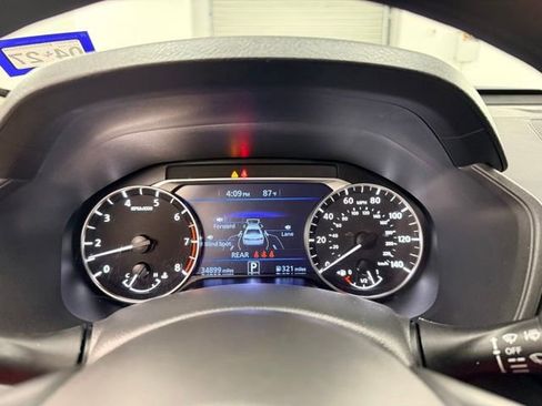 Used 2025 Nissan Altima 2.5 SV FWD image 19