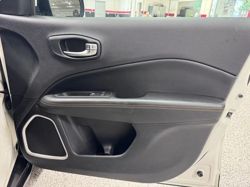Used 2019 Jeep Compass Limited AWD/4WD image 39